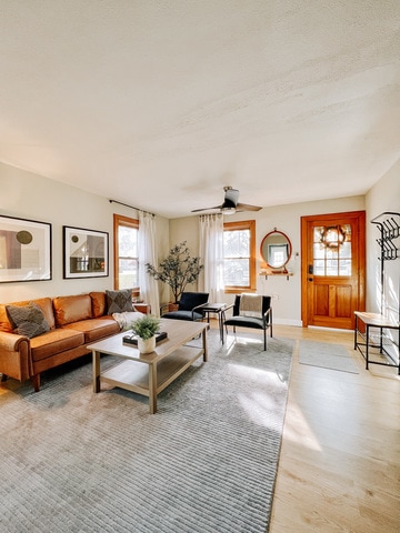 1116 Adelia St in Downers Grove, IL - Building Photo - Building Photo