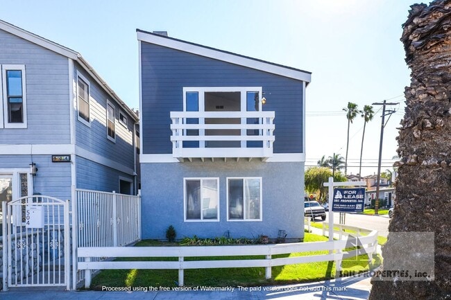 502 12th St in Huntington Beach, CA - Building Photo - Building Photo