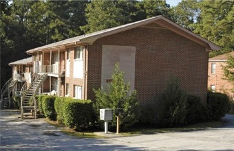 Dresden Villas Apartments in Chamblee, GA - Building Photo - Building Photo