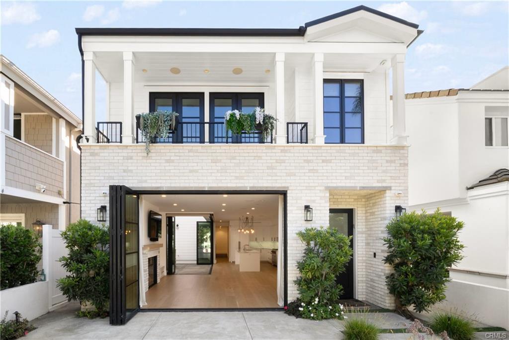 616 Acacia Ave in Newport Beach, CA - Building Photo