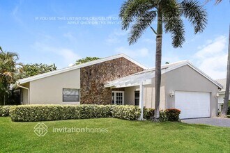 7045 NW 3rd Ave in Boca Raton, FL - Building Photo - Building Photo