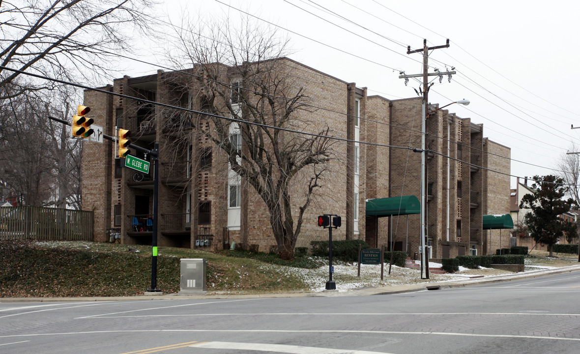 Beverly Hills Court in Alexandria, VA - Building Photo