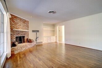 6348 Juneau Rd in Fort Worth, TX - Foto de edificio - Building Photo