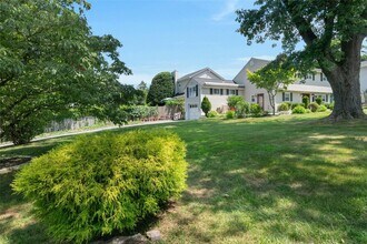 170 Sky Top Dr in Pleasantville, NY - Building Photo - Building Photo
