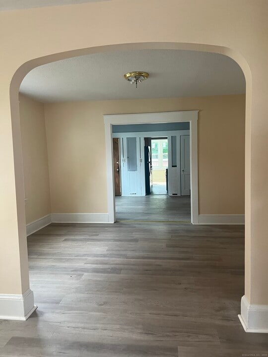 101 Jacobs St in Bristol, CT - Building Photo