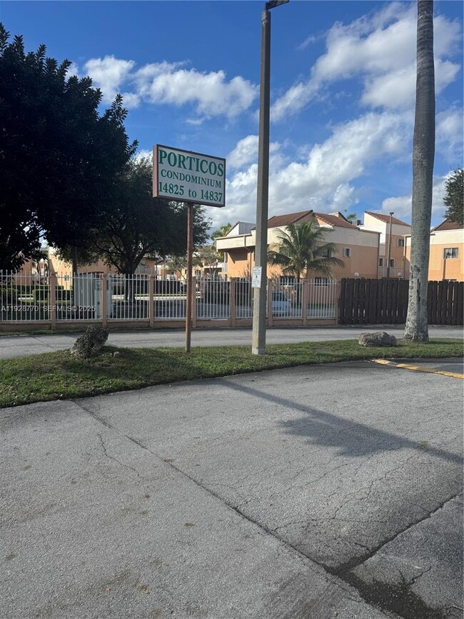 14829 SW 80th St in Miami, FL - Building Photo - Building Photo
