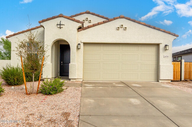 24590 W Hilton Ave in Buckeye, AZ - Building Photo - Building Photo