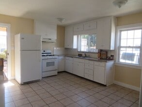 610 E Cypress St in Santa Maria, CA - Building Photo - Building Photo