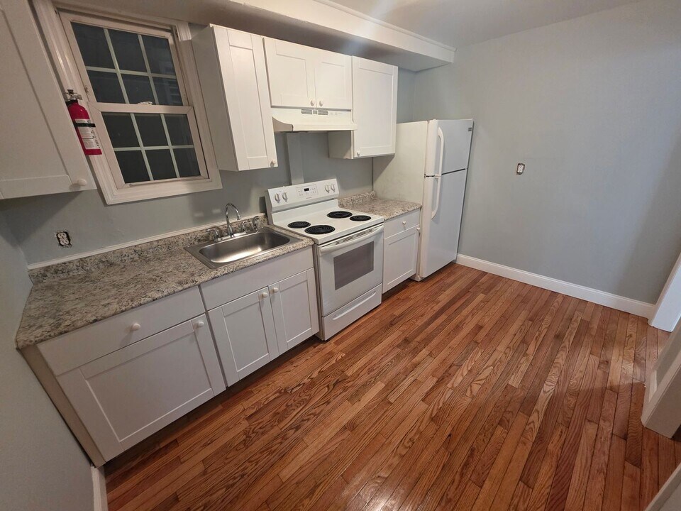 3288 Franklin Ave in Millbrook, NY - Building Photo