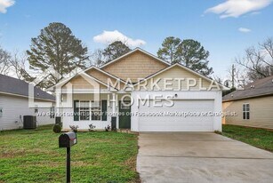 1627 North St SE in Decatur, AL - Building Photo