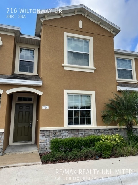 716 Wiltonway Dr in Plant City, FL - Building Photo