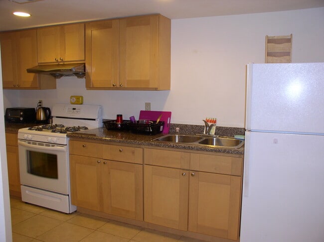 5215 21st Ave NE in Seattle, WA - Foto de edificio - Building Photo