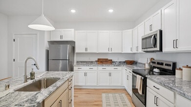 Westrock Residences in Hartland, WI - Foto de edificio - Building Photo