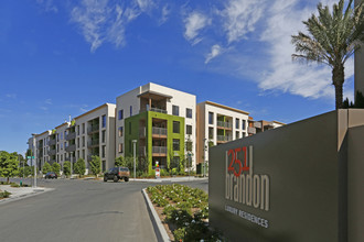 Sofi Riverview Park in San Jose, CA - Foto de edificio - Building Photo