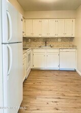 27 Newport Ct in Brick, NJ - Building Photo - Building Photo