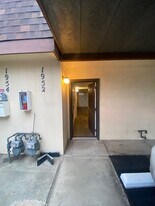 1952 Stine Rd in Bakersfield, CA - Building Photo