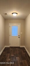 102 Chasity Wy in Hubert, NC - Foto de edificio - Building Photo