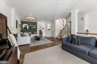 13654 Shire Pl in Gainesville, VA - Building Photo - Building Photo