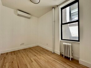 29 W 12th St in New York, NY - Building Photo - Building Photo