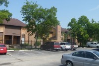 La Terraza Apartments in Houston, TX - Building Photo - Building Photo