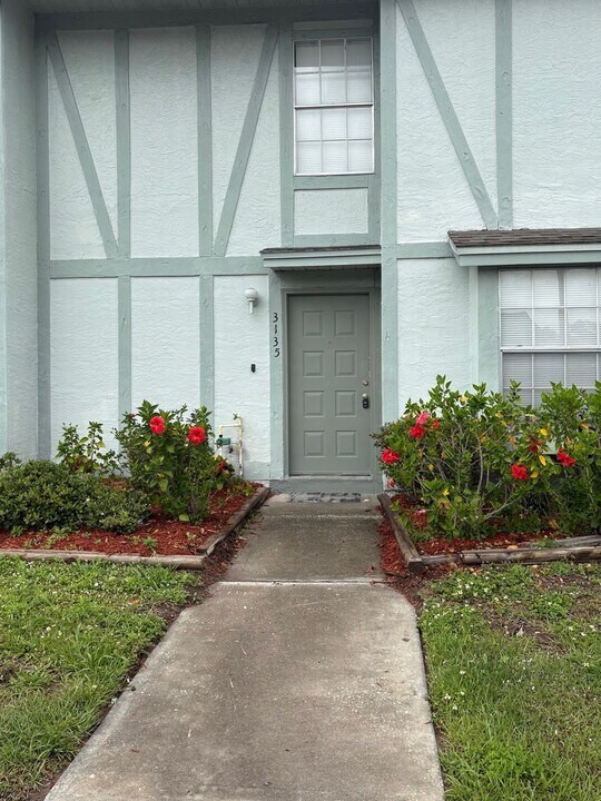 3135 Hempstead Ave in Kissimmee, FL - Building Photo