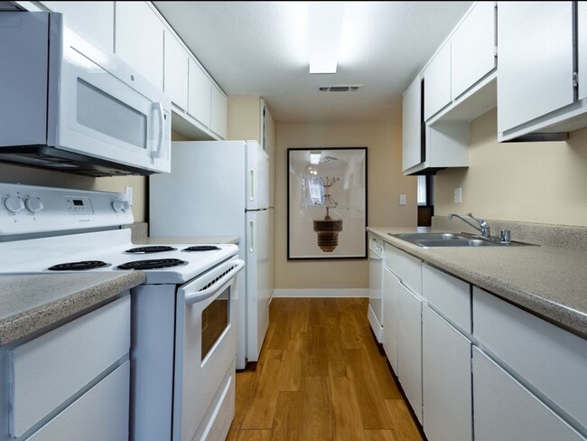 Acacia Apartments