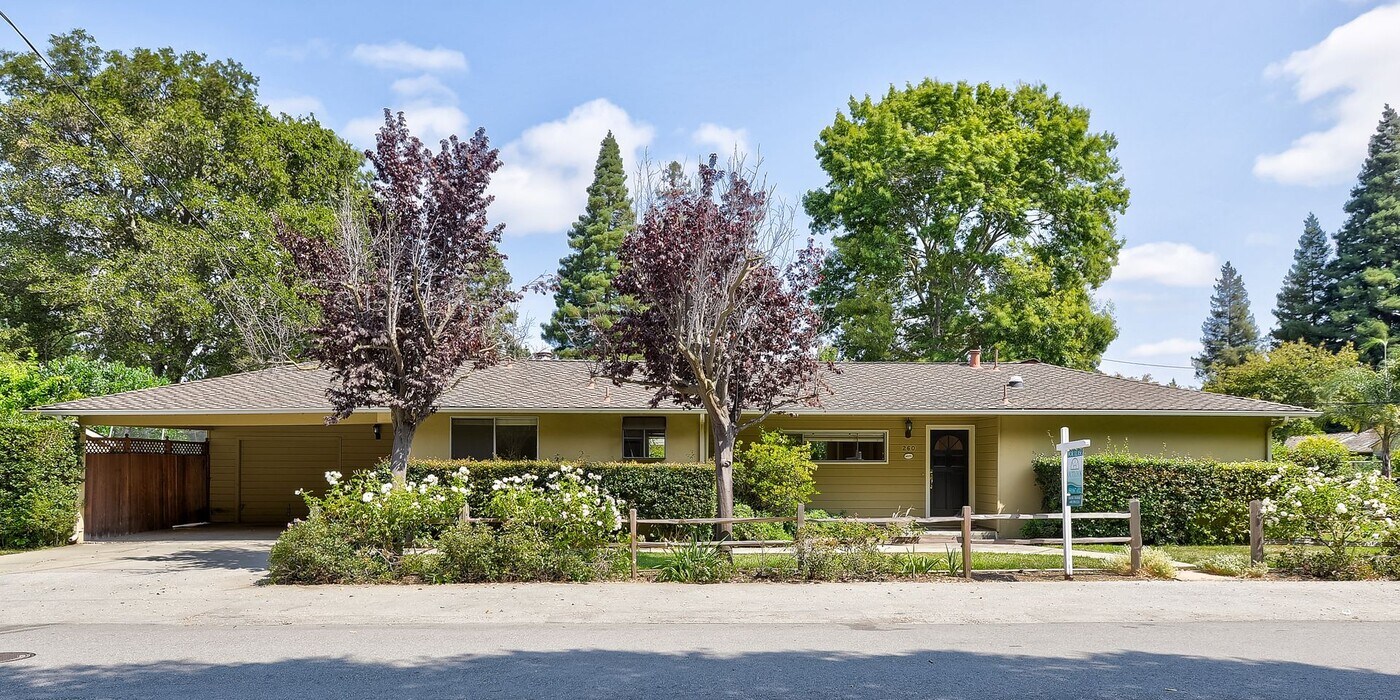 260 Santa Monica Ave in Menlo Park, CA - Building Photo