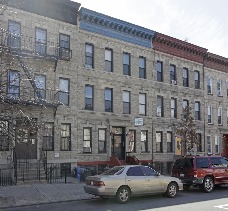 550 Bainbridge Street in Brooklyn, NY - Building Photo