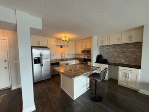 26 W 10th St in St. Paul, MN - Building Photo - Building Photo