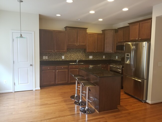 327 Woodstream Blvd in Stafford, VA - Building Photo - Building Photo