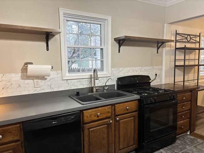 952 Magothy Ave in Arnold, MD - Foto de edificio - Building Photo