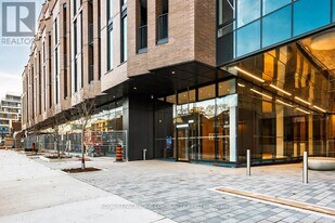 1720 Bayview Ave in Toronto, ON - Building Photo