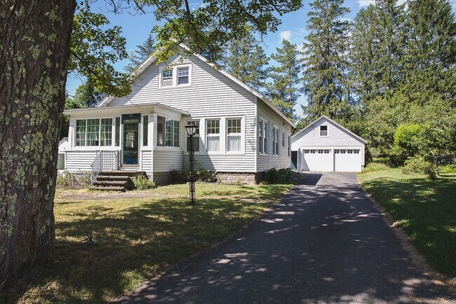 88 Roosevelt Ave in Roxbury, NY - Building Photo - Building Photo