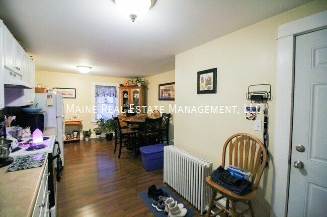 48 Elm St, Unit C in Bangor, ME - Building Photo - Building Photo