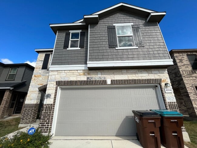 4684 Via Sonoma Trail in Converse, TX - Building Photo - Building Photo