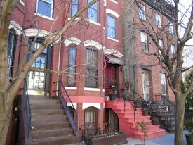 257 York St in Jersey City, NJ - Building Photo