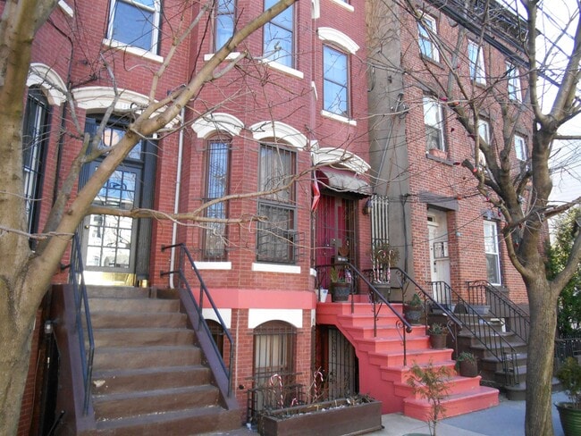property at 257 York St