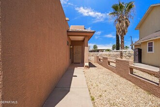 3313 Tierra Espada Dr in El Paso, TX - Building Photo - Building Photo