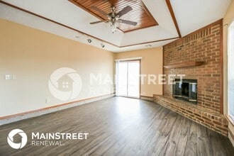 2425 E Hills Dr in Moore, OK - Building Photo - Building Photo