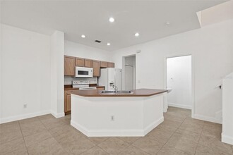 7421 Arlington Grove Cir in Tampa, FL - Building Photo - Building Photo