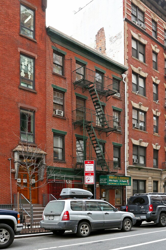 328 W 15th St in New York, NY - Building Photo - Building Photo