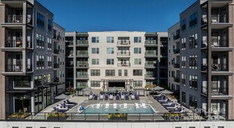 2408 South Blvd in Charlotte, NC - Building Photo