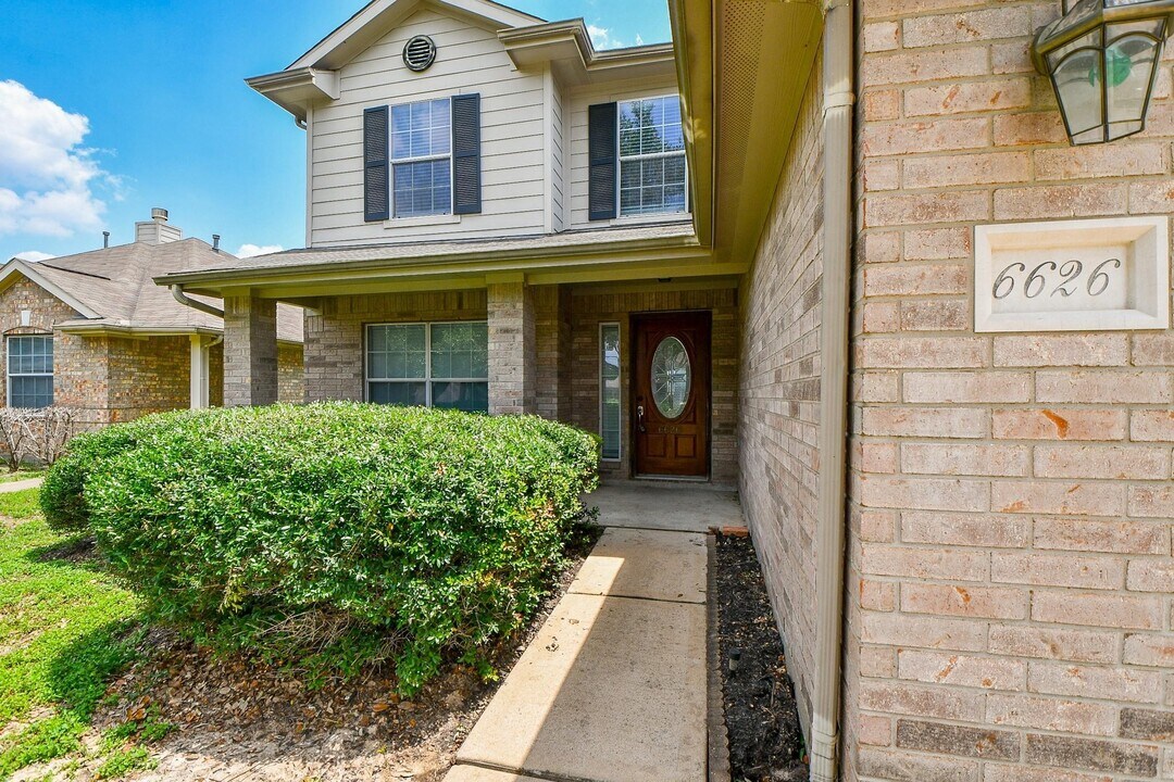 6626 Barker Bend Ln in Katy, TX - Building Photo