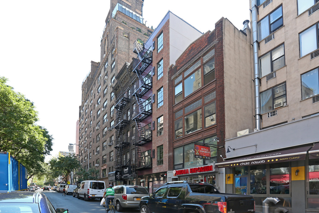 134 E 28th St in New York, NY - Building Photo