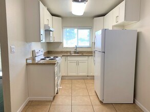 4116 Loveridge Road in Pittsburg, CA - Building Photo - Interior Photo