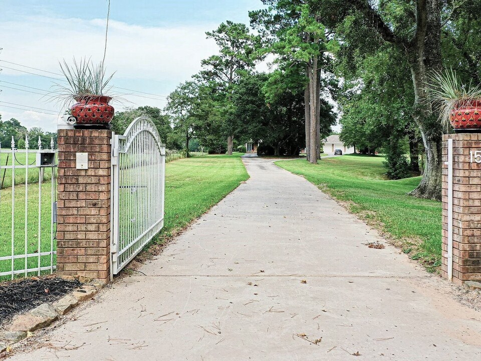 1548 Virgie Community Rd in Magnolia, TX - Building Photo