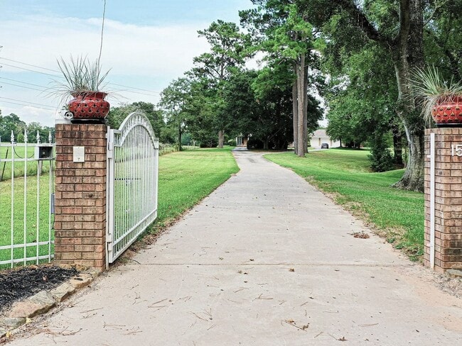 property at 1548 Virgie Community Rd