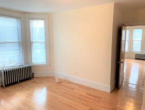 381 Harvard St, Unit 01 in Cambridge, MA - Building Photo - Building Photo