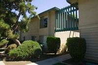 Heritage Townhomes in Fresno, CA - Foto de edificio - Building Photo