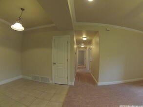 151 S Pleasant Grove Blvd in Pleasant Grove, UT - Foto de edificio - Building Photo